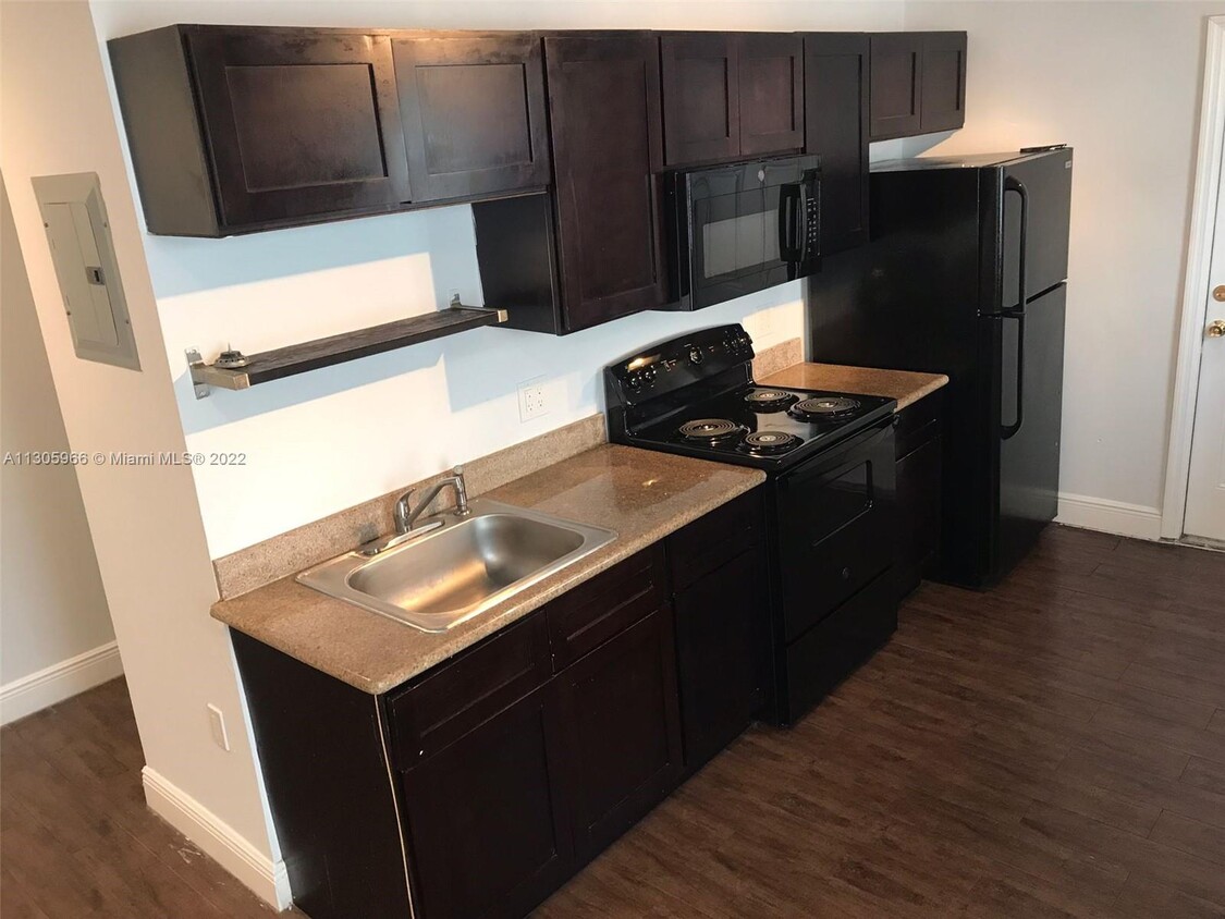 Foto principal - 129 NW 15th St