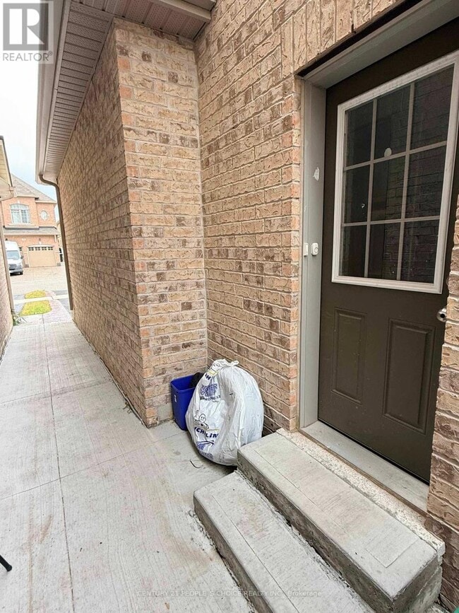 Building Photo - 12 Bandera Dr