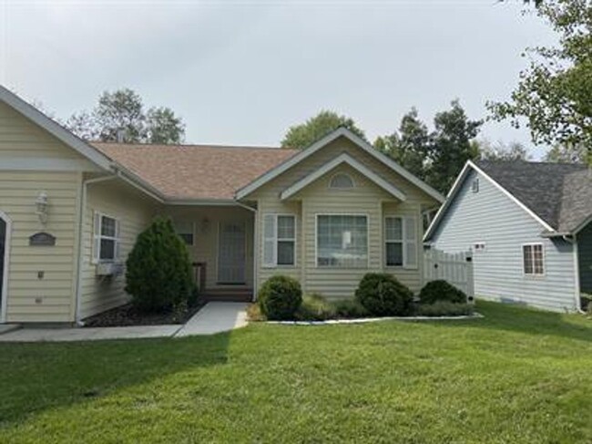 Building Photo - Spacious 3 bedroom 2 bath home in Bozeman