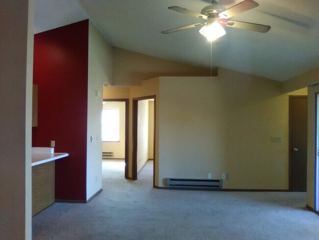 Building Photo - 230 Cardinal Dr