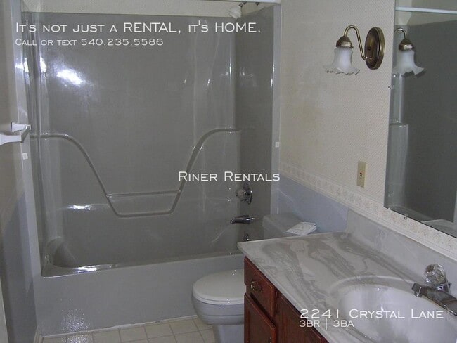 Building Photo - 2241 Crystal Ln