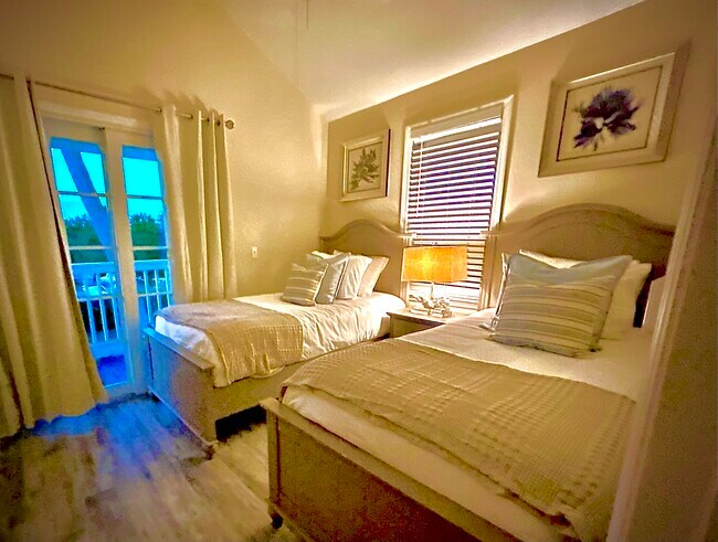 Foto del edificio - 7036 Harbor Village Dr