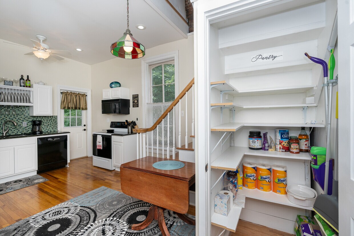 Foto principal - 45605 Cass Ave