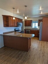 Building Photo - 711 Prospect Ave