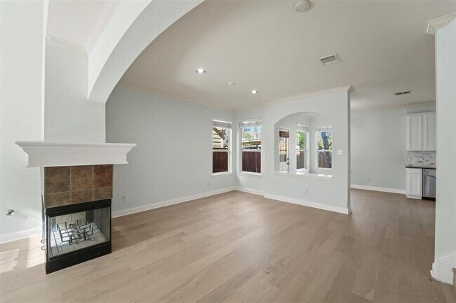 Foto del edificio - 1814 Village Oak Ct