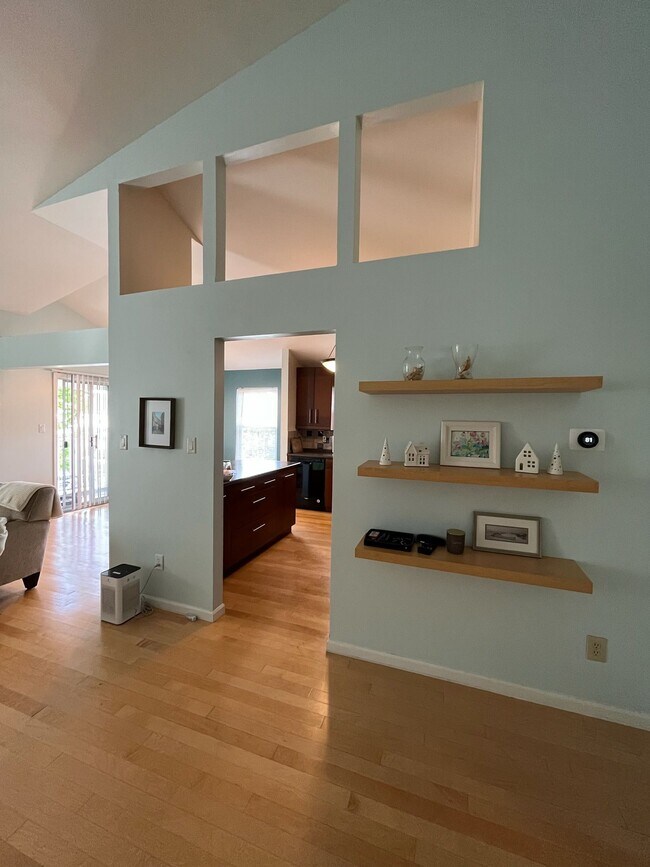 Building Photo - 212 Sonnett Pl