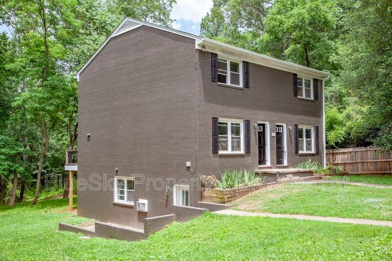 Primary Photo - 247 Stribling Ave