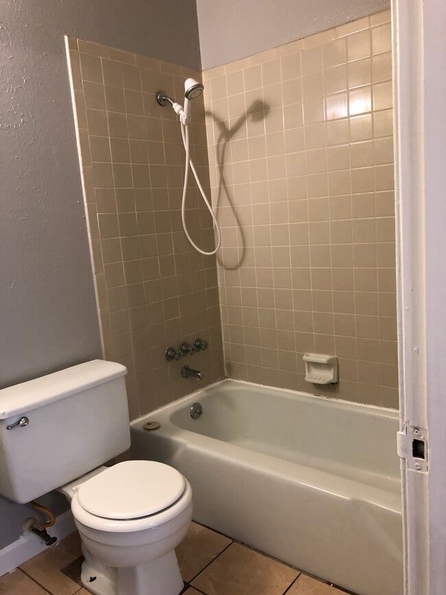 Foto del edificio - 7720 E Kings Hwy