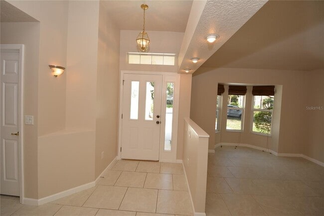 Building Photo - 56 Shinnecock Dr