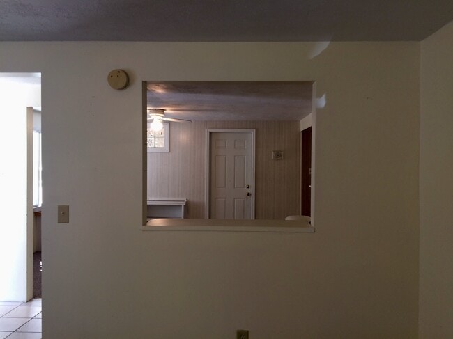Building Photo - 12 Griffin Rd