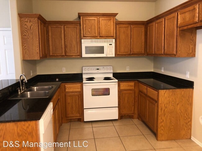 3 br, 2 bath House - 1405 Forest Ridge Way photo'