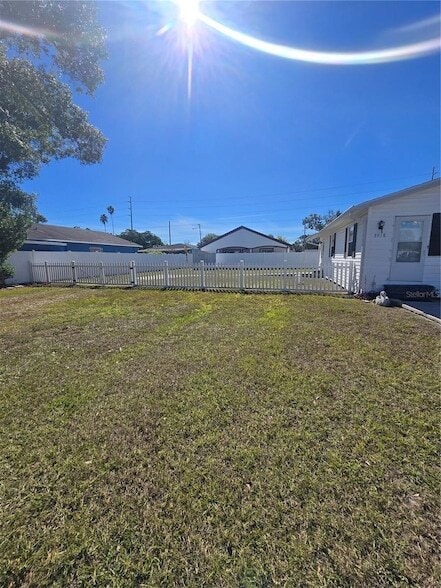 Building Photo - 3918 W Robson St