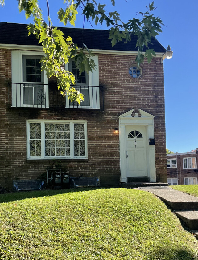 Foto principal - 601 Willow Way