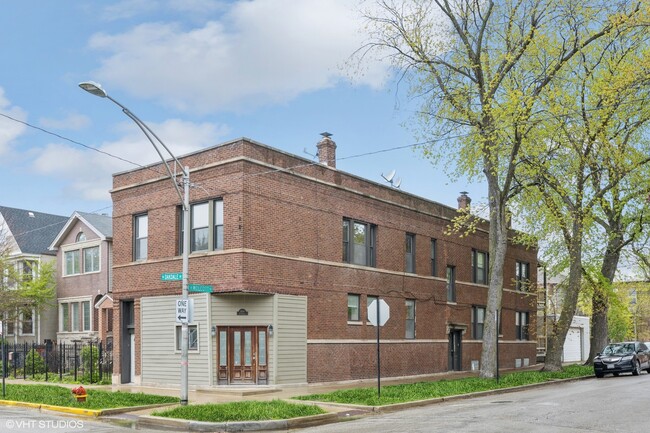Foto del edificio - 1900 W Oakdale Ave