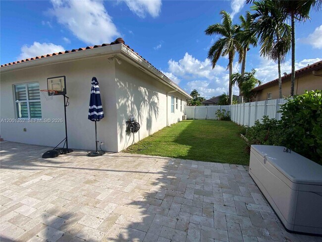 Foto del edificio - 14302 SW 15th St