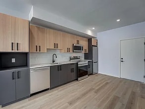 Building Photo - 1112 E Berks St