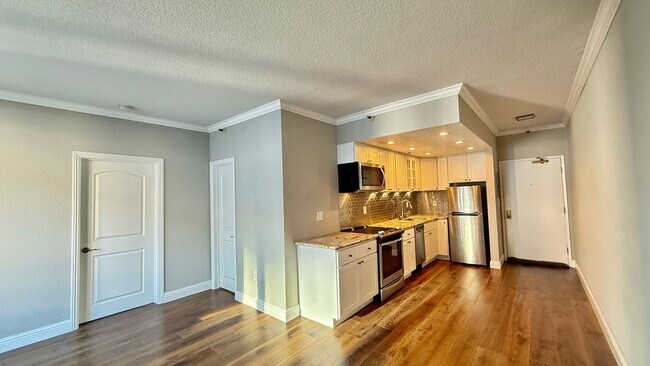 Foto del edificio - Bright 1BR/1BA w/ City Views, Amenities and just Steps to Embarcadero -AMSI