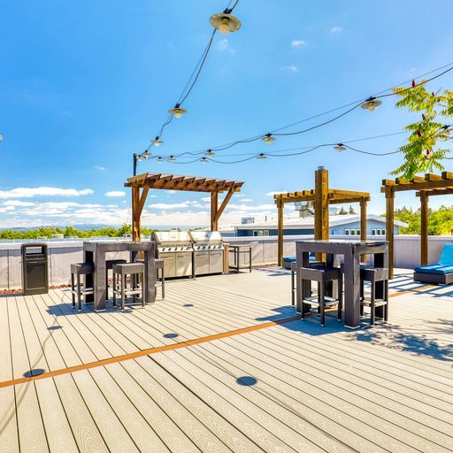 Building Photo - Nova