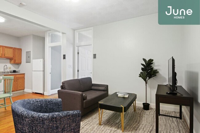 Foto del edificio - Queen room in 4-bed/1.0-bath Home