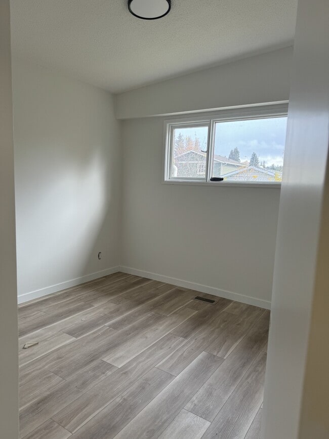 Building Photo - 2902-3002902 Upland St