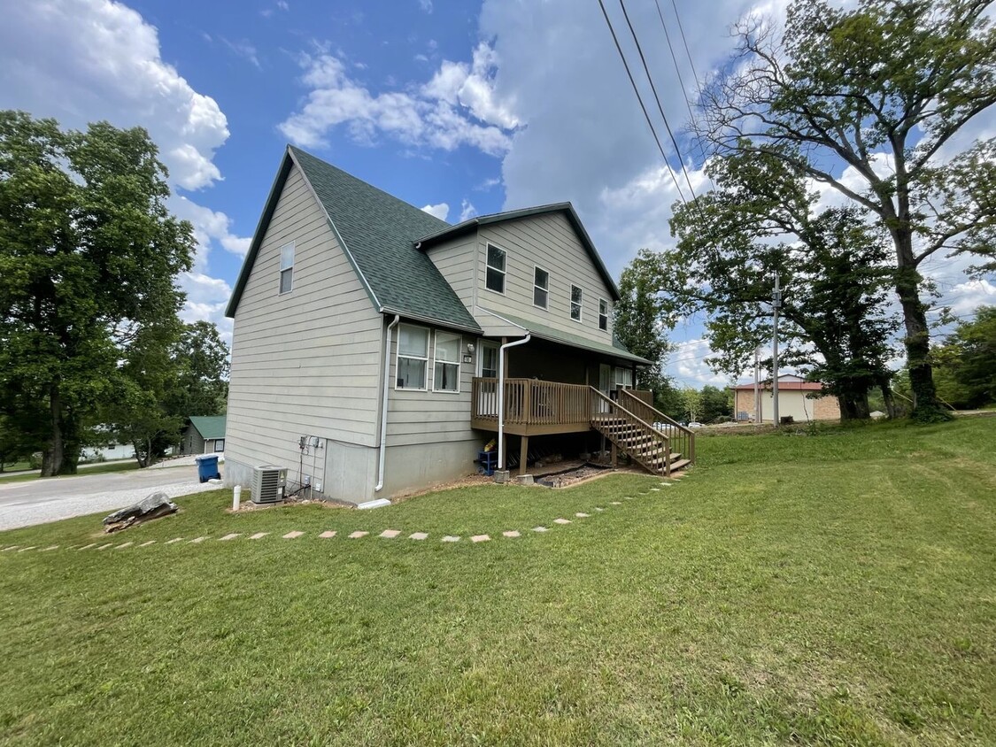 Building Photo - 3 Bedroom Duplex in Ozark!