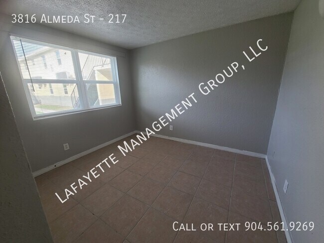Building Photo - 3816 Almeda St