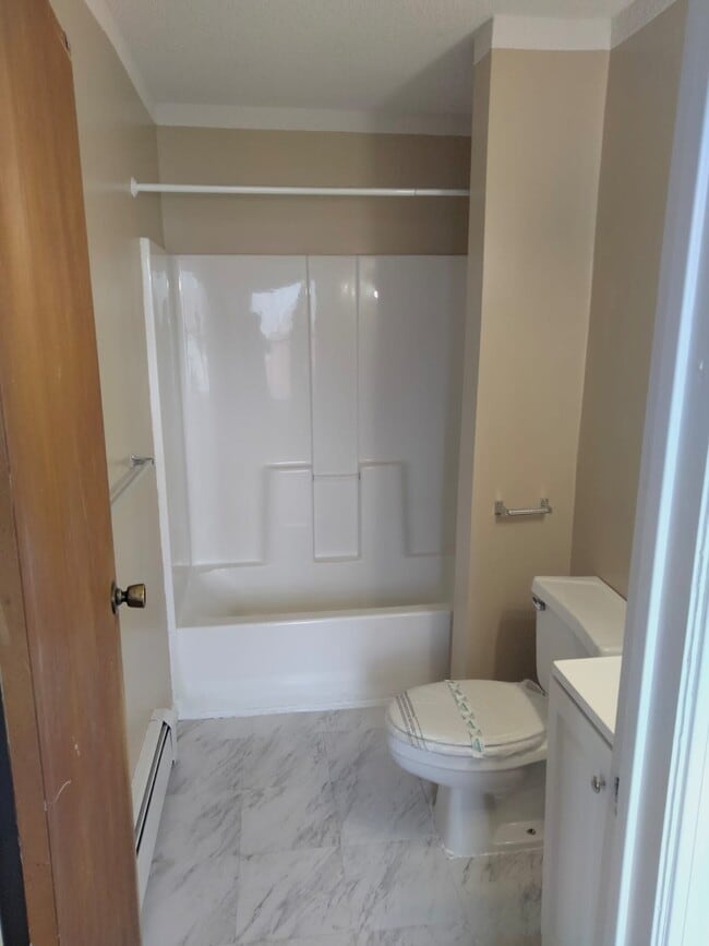 Building Photo - 1856 Park St