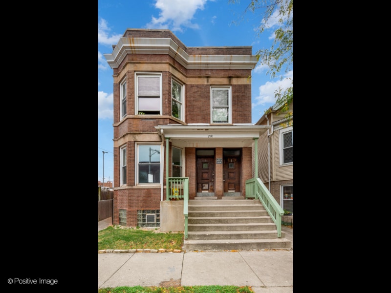 Primary Photo - 2141 W Cullom Ave