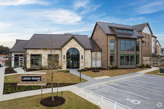 Building Photo - Lenox Grand