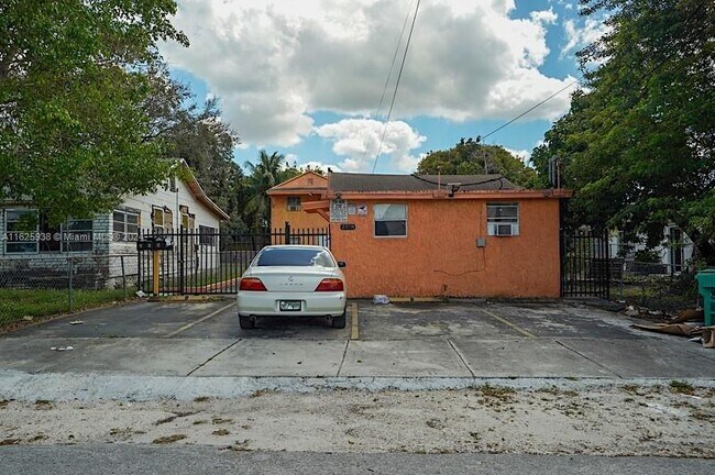 Foto del edificio - 2378 NW 60th St