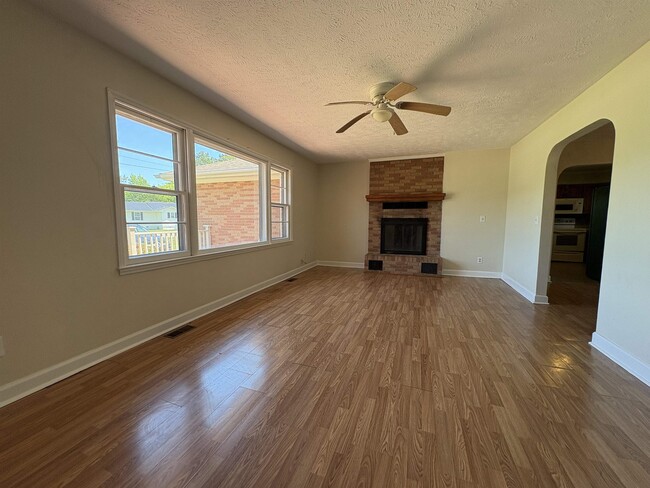 Foto del edificio - 4625 Graham St