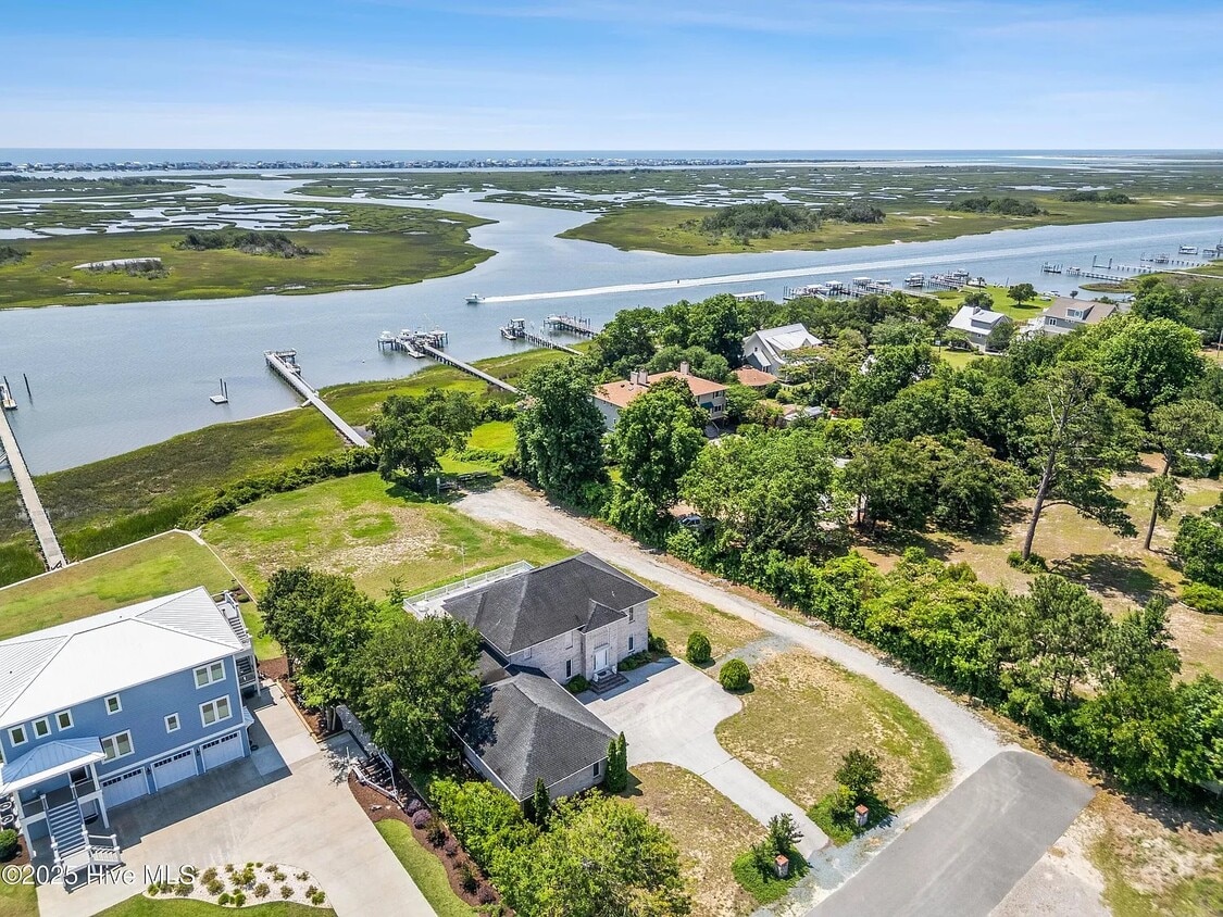 Photo - 109 Inlet Ct (Hampstead, NC)