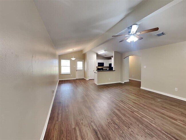 Foto del edificio - 28926 Village Creek Loop