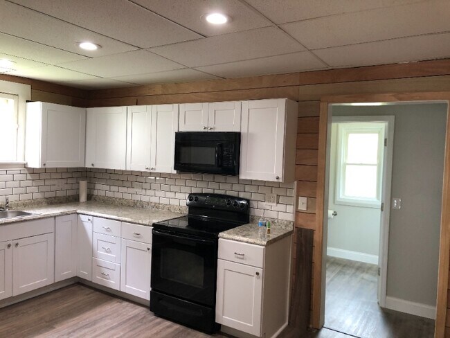 Foto del edificio - 124 Garvey Ave