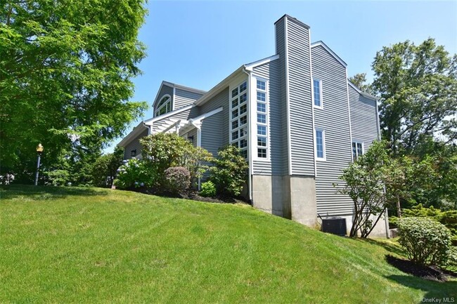 Building Photo - 7 Pinewood Cir