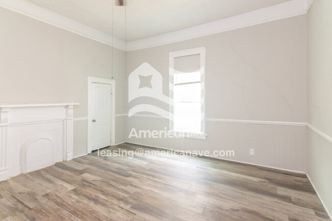 Building Photo - 1028 31st St