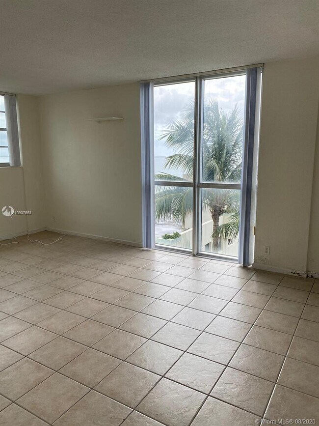 Building Photo - 3801 S Ocean Dr 5E Hollywood Fl 33019