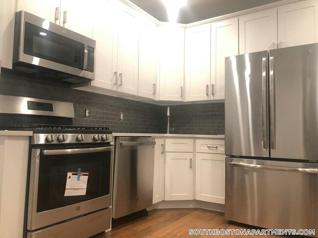 Foto del edificio - 695 E 7th St