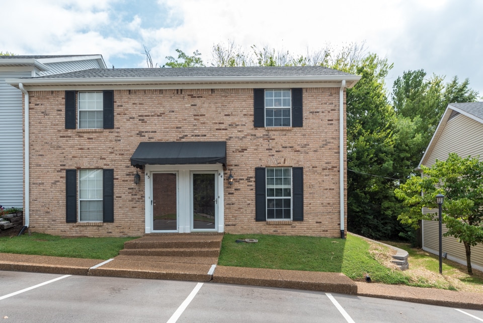 Photo - 200 Royal Oaks Blvd (Franklin, TN)