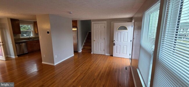 Building Photo - 223 Laura Anne Ct