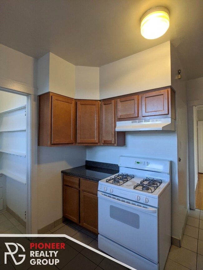 Foto del edificio - 1129 W Oakdale Ave