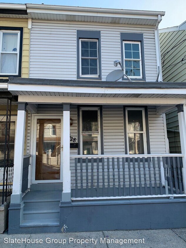 Primary Photo - 4 br, 1 bath House - 328 N 5th St