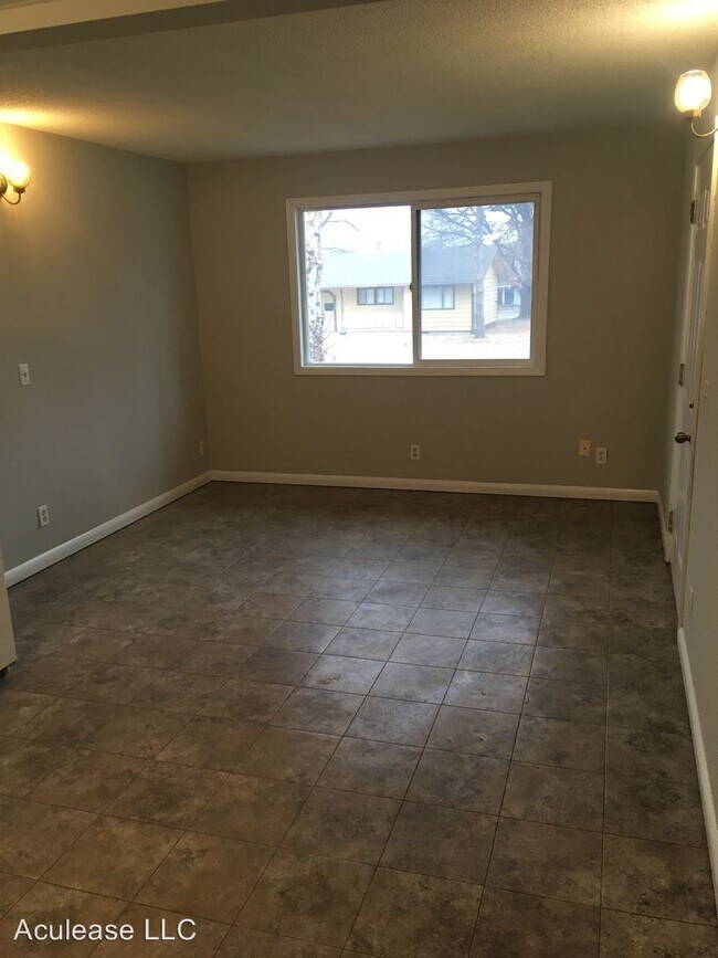 Foto del edificio - 505-505 Holly Ln
