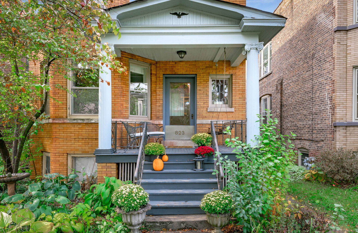 Primary Photo - 823 S Euclid Ave