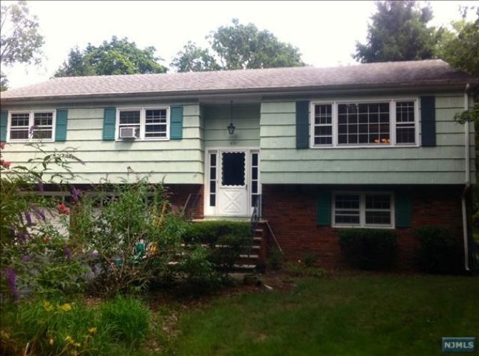 Primary Photo - 253 Brookside Ave