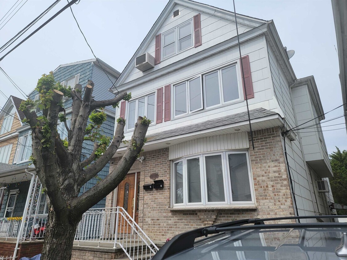 21 Washington Pkwy Unit 2, Bayonne, NJ 07002 Room for Rent in Bayonne, NJ