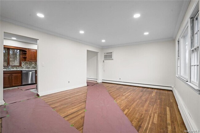 Building Photo - 158 Bower Rd