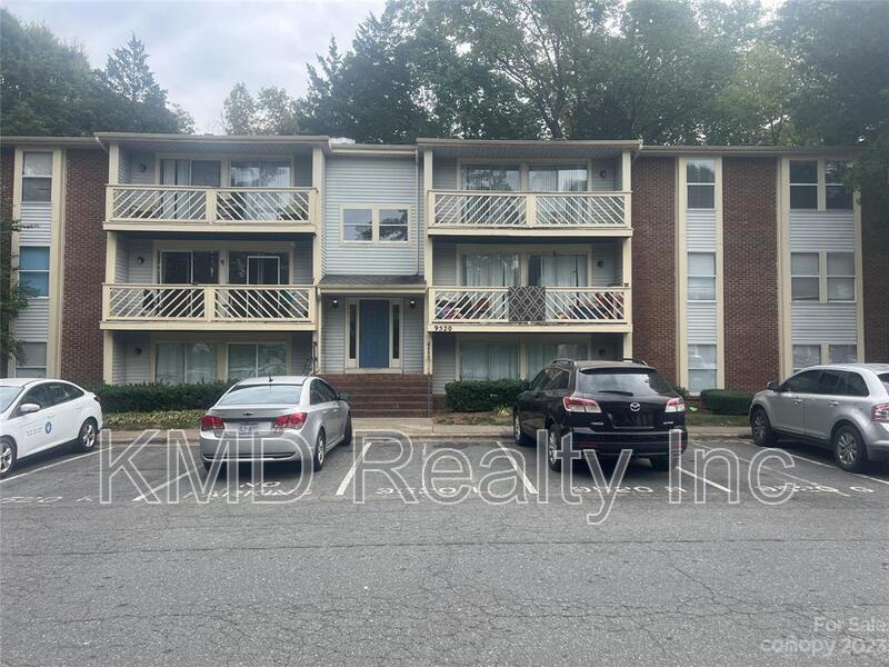 Building Photo - 9520 Shannon Green Dr