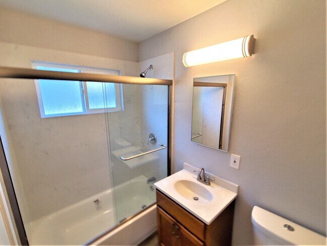Building Photo - 475 Alcatraz Ave