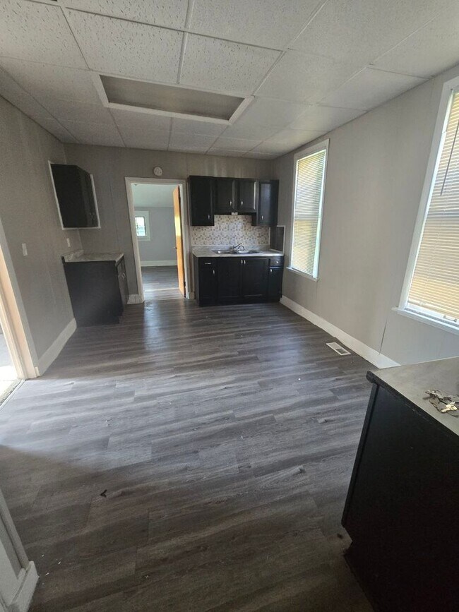 Foto del edificio - 5806 Bonna Ave